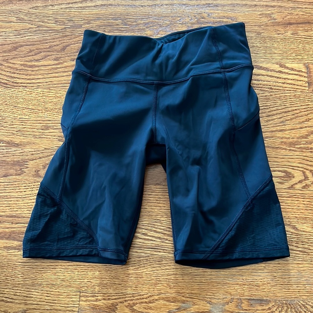 Athleta Workout Short 7”